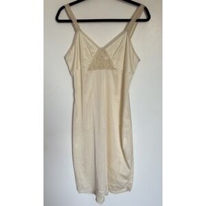 Vintage JC Penney Full Slip Dress Women's Size 40 Ivory Nylon Lace USA
